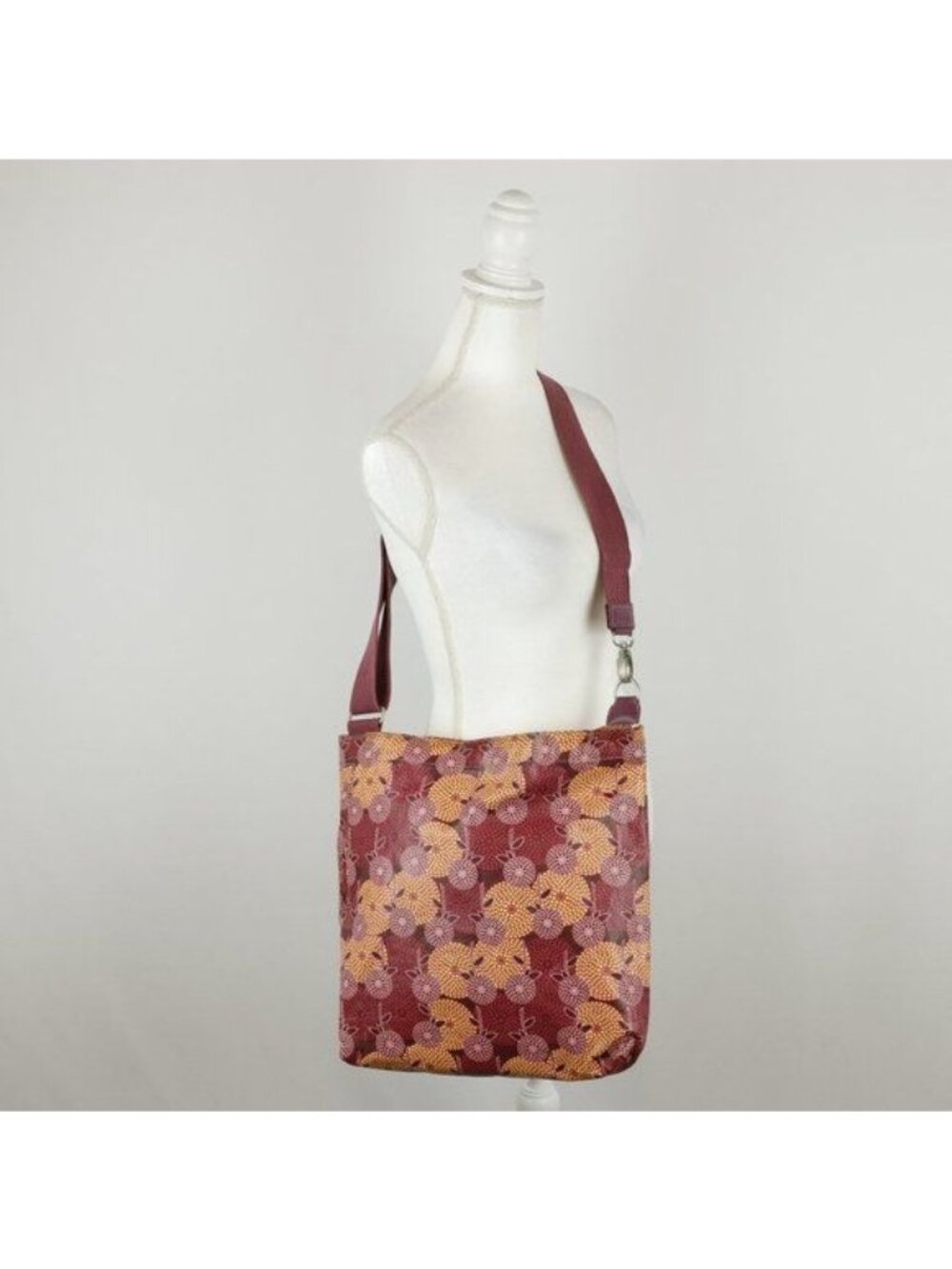 MXX Women's Pink & Orange Floral Coated Woven Casual Crossbody Tote Bag